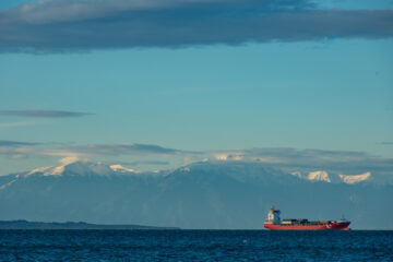 ship-in-the-bay-of-grecce